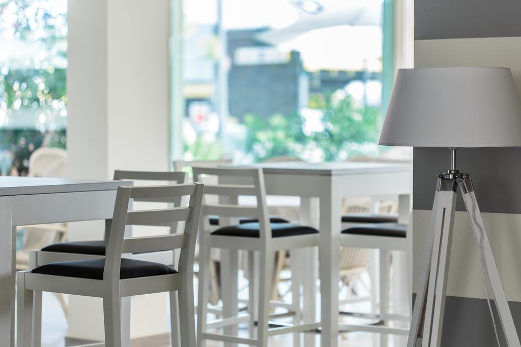 Hotel Nettuno Чезенатико Экстерьер фото