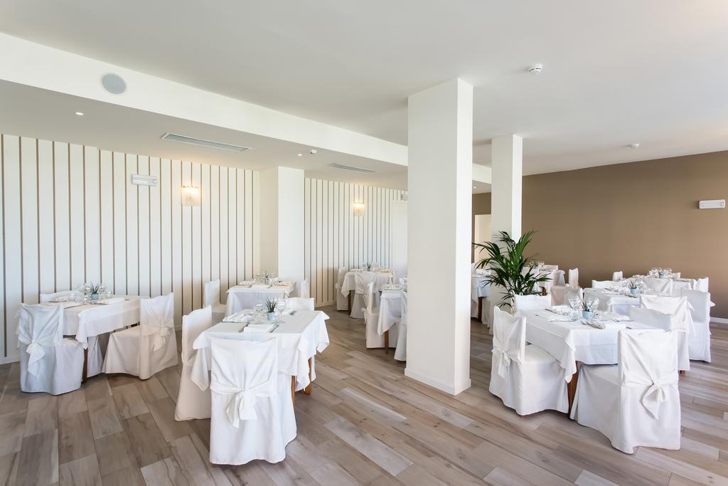 Hotel Nettuno Чезенатико Экстерьер фото