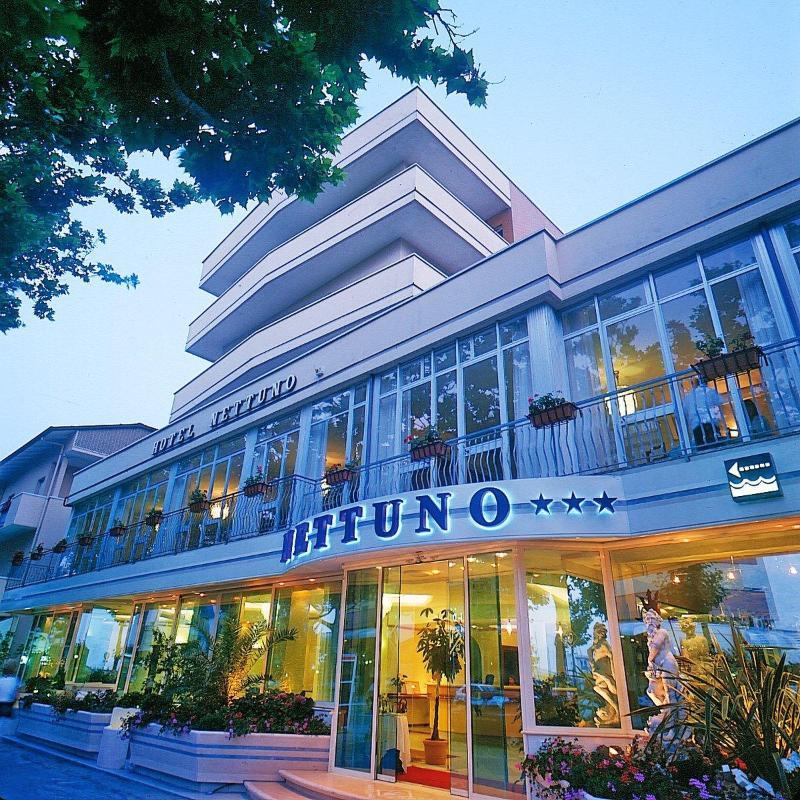 Hotel Nettuno Чезенатико Экстерьер фото